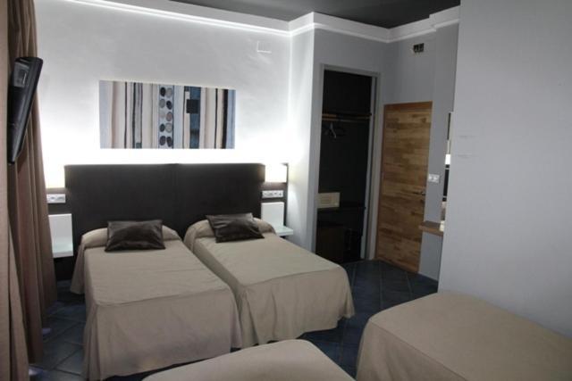 Hostal Plaza Ruiz Ceuta Szoba fotó
